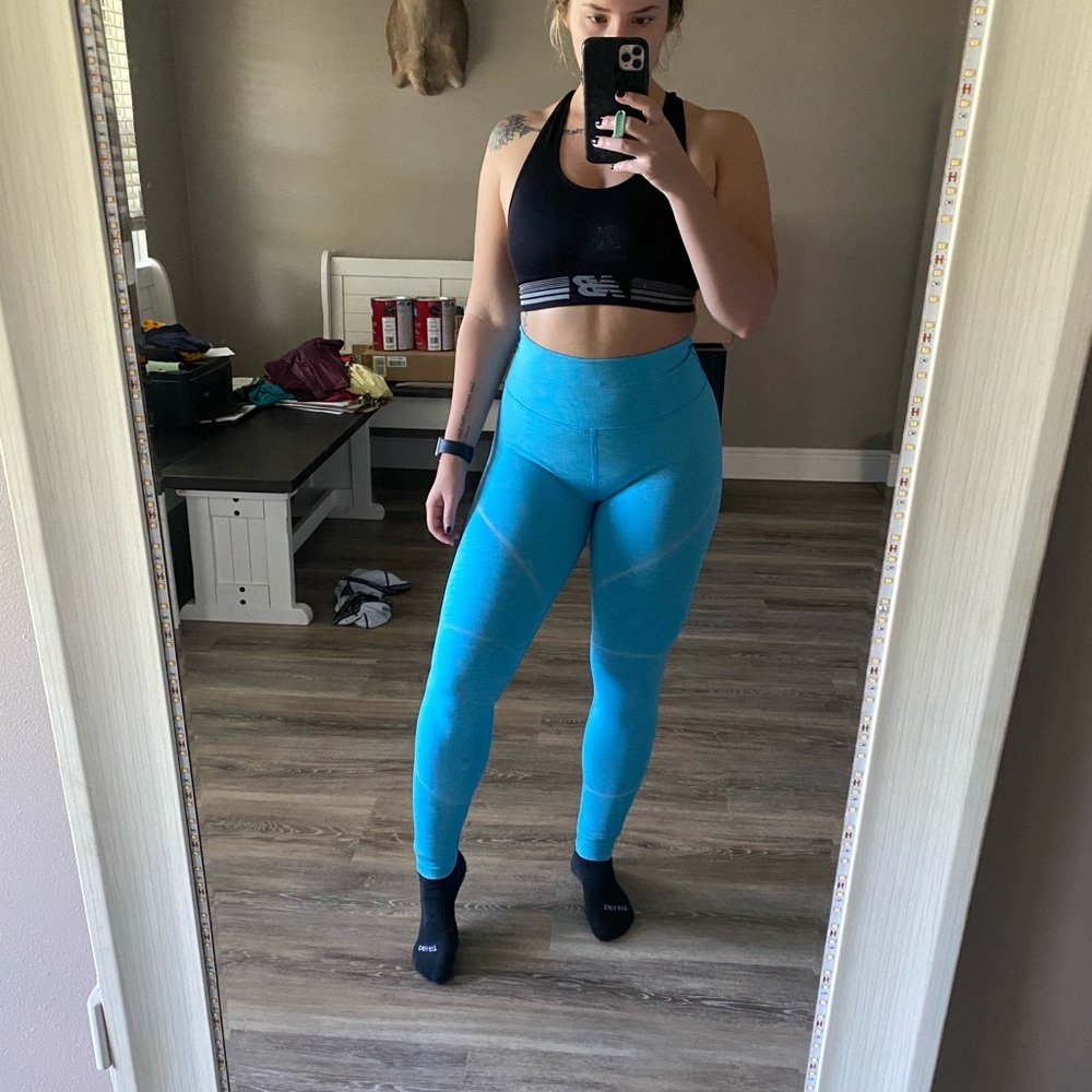 Alphalete Revival R6 women’s leggings size M - Caymen Blue